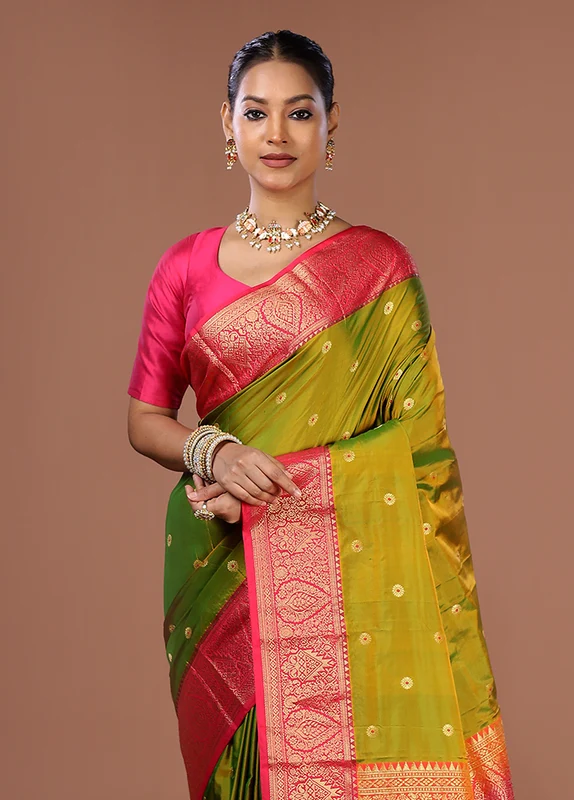 Green Handloom Kanjivaram Pure Silk Saree With Blouse Piece One Size