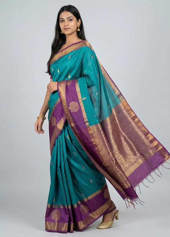Green Handloom Kanjivaram Pure Silk Saree With Blouse Piece One Size
