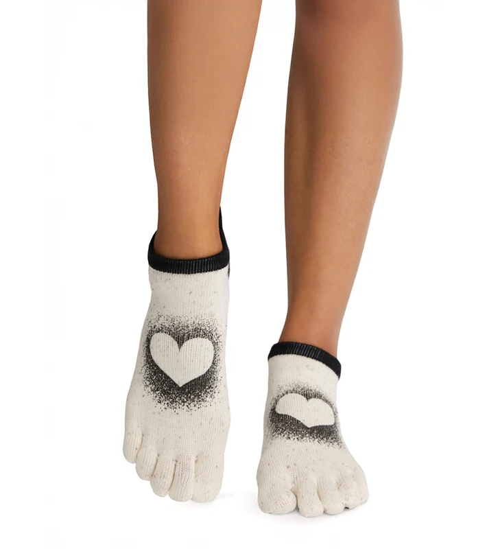 Toesox Low Rise Full-Toe Yoga Grip Socks Coconuts For You / M