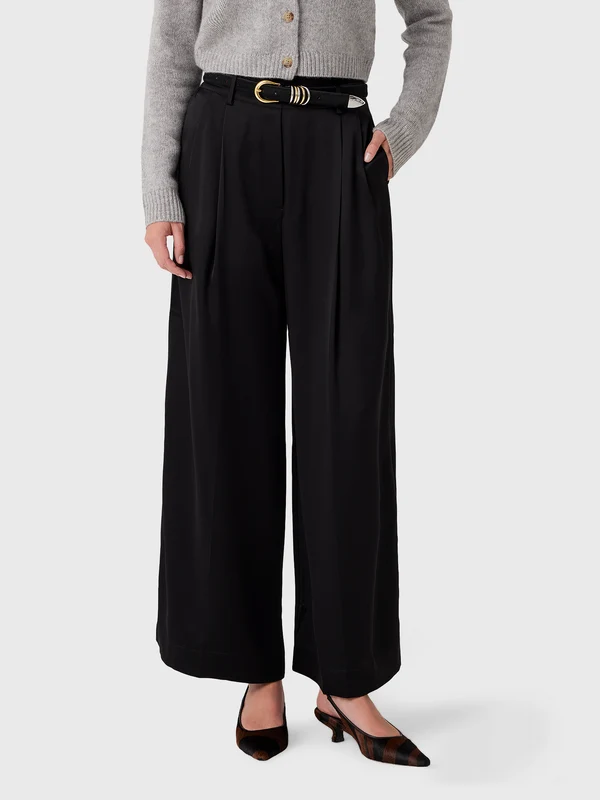 Leset Women's Barb Pleated Trouser M / BLACK