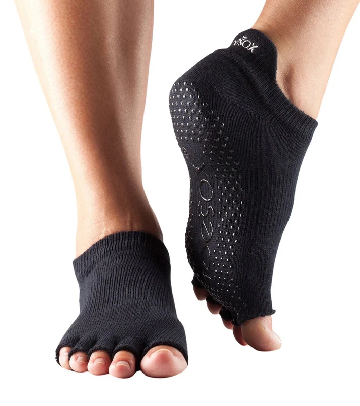 Toesox Low Rise Half-Toe Yoga Grip Socks Black / M