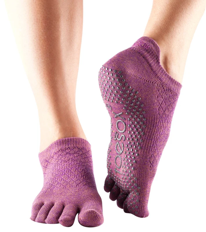 Toesox Low Rise Full-Toe Yoga Grip Socks Fishnet Luscious / M