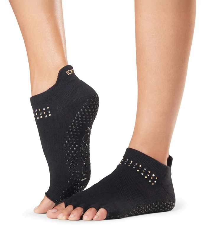 Toesox Low Rise Half-Toe Yoga Grip Socks Graceland / S