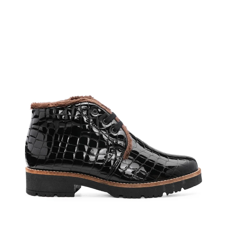 Botim Salto Raso Mulher Verniz Preto 40