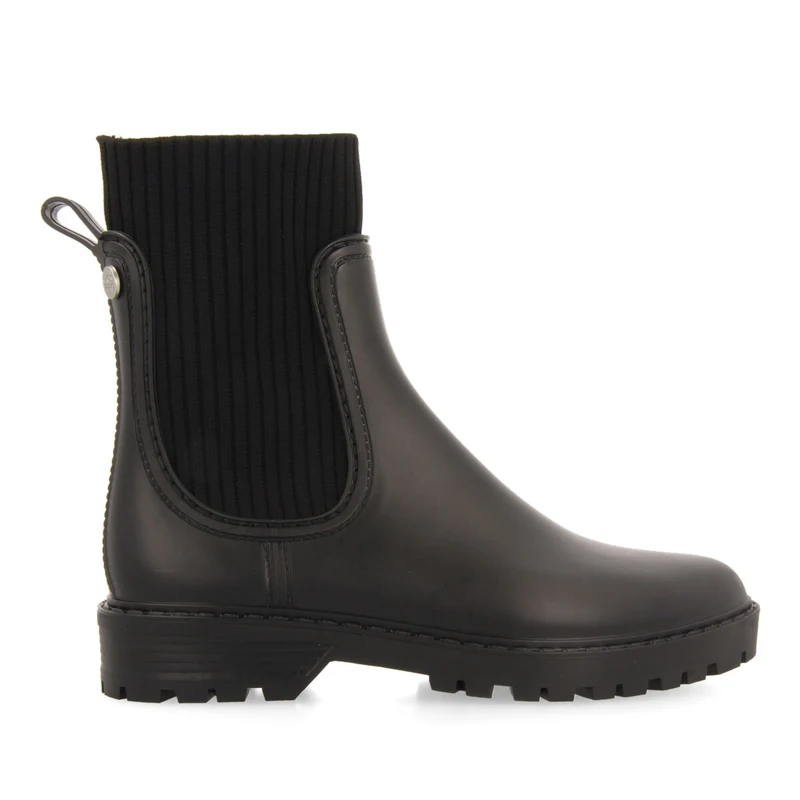 Aboyne women's short black welly boots with side elastics 40
