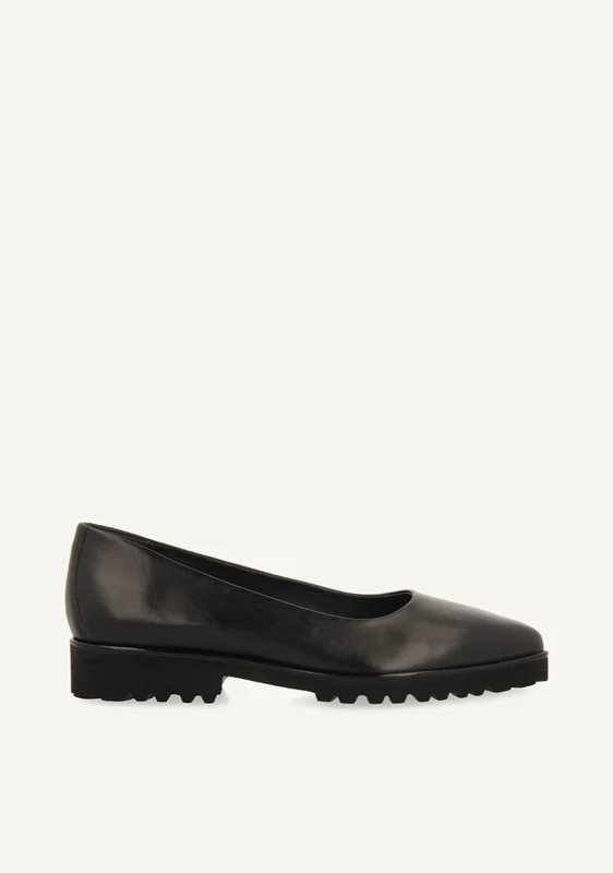 Sauchie women's black leather ballet flats with track soles 41