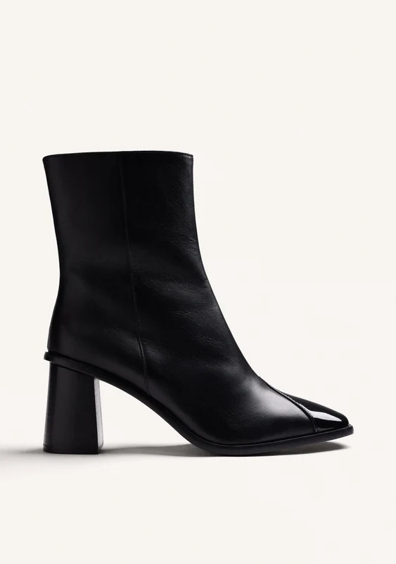 BLACK LEATHER ANKLE BOOTS 36