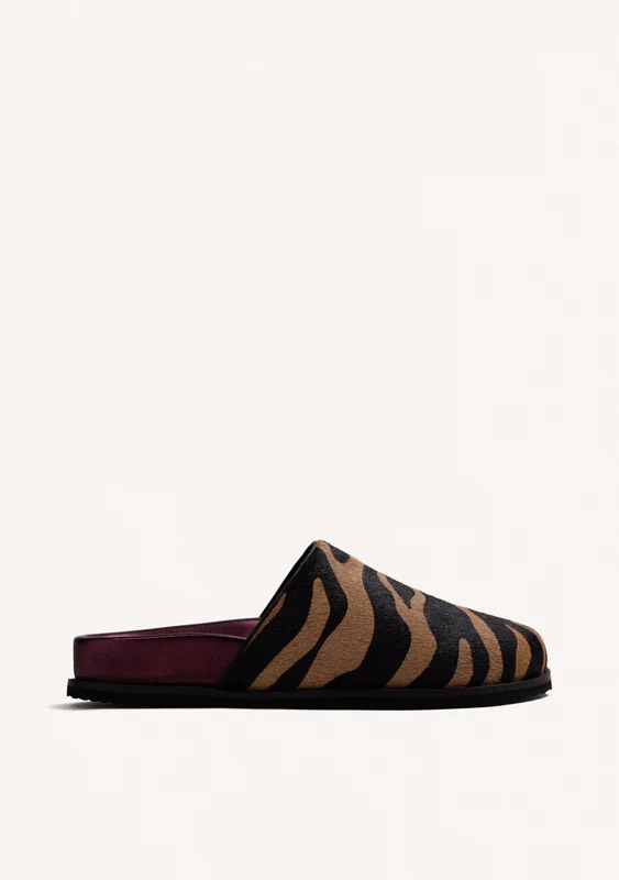 ANIMAL PRINT LEATHER CLOGS WITH BUCKLE 38