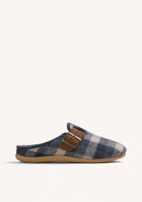 GREY CHECKERED CLOG-STYLE HOUSE SLIPPERS 40