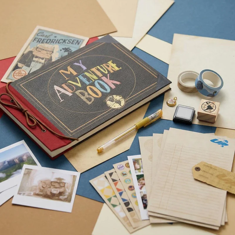 Pixar - My Adventure Scrapbook Geschenkset