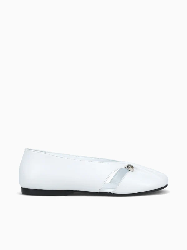Ravena White Leather White / 41 / M