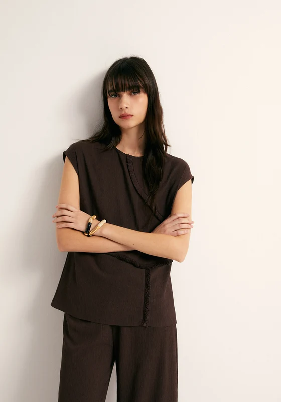 Frayed Trim Top - Brown Chocolate / L