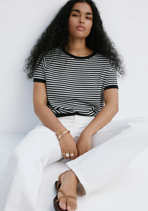 Striped Short Sleeved Sweater - Black Black / M