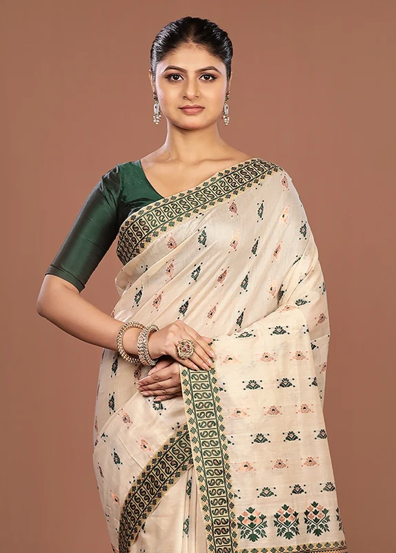 Cream Assam Silk Saree With Blouse Piece One Size