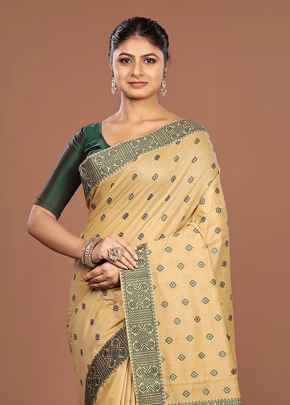 Cream Assam Silk Saree With Blouse Piece One Size