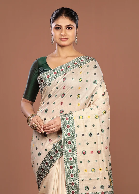 Cream Assam Silk Saree With Blouse Piece One Size