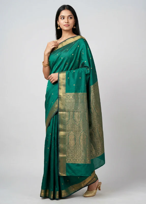 Green Kanjivaram Silk Saree With Blouse Piece One Size