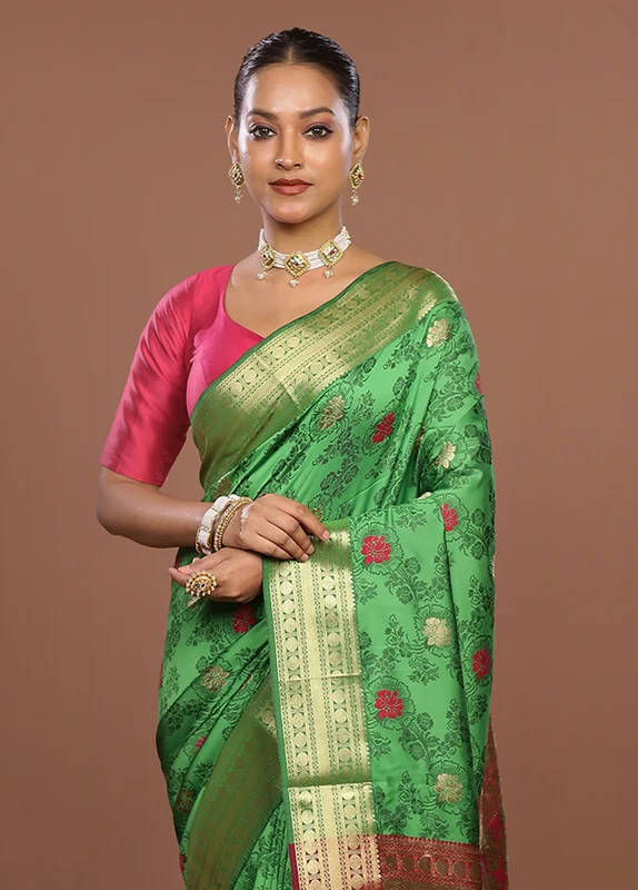 Green Kanjivaram Silk Saree With Blouse Piece One Size
