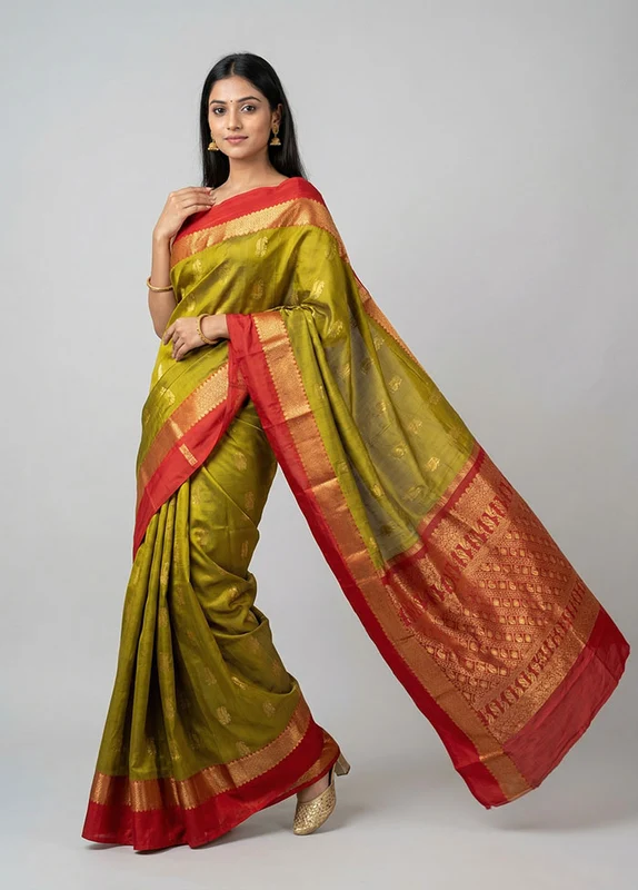 Green Handloom Kanjivaram Pure Silk Saree With Blouse Piece One Size