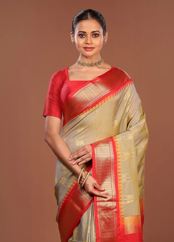 Cream Kanjivaram Silk Saree With Blouse Piece One Size