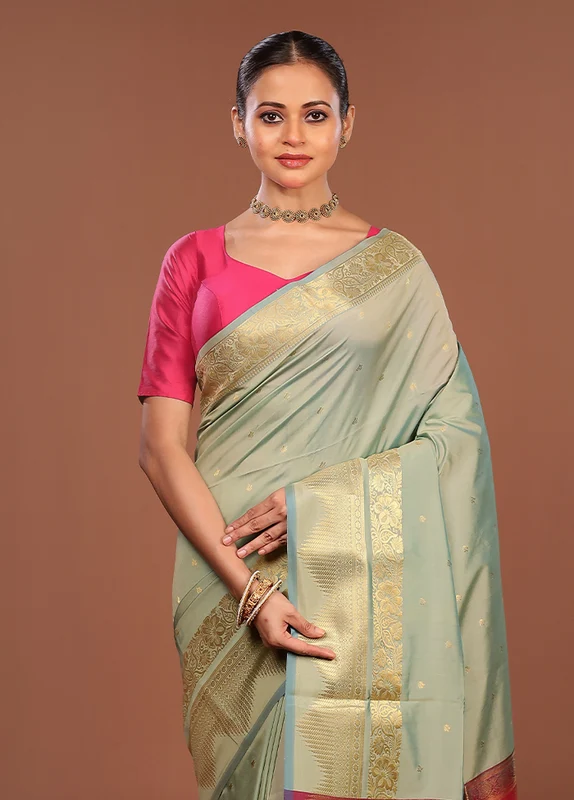Green Kanjivaram Silk Saree With Blouse Piece One Size