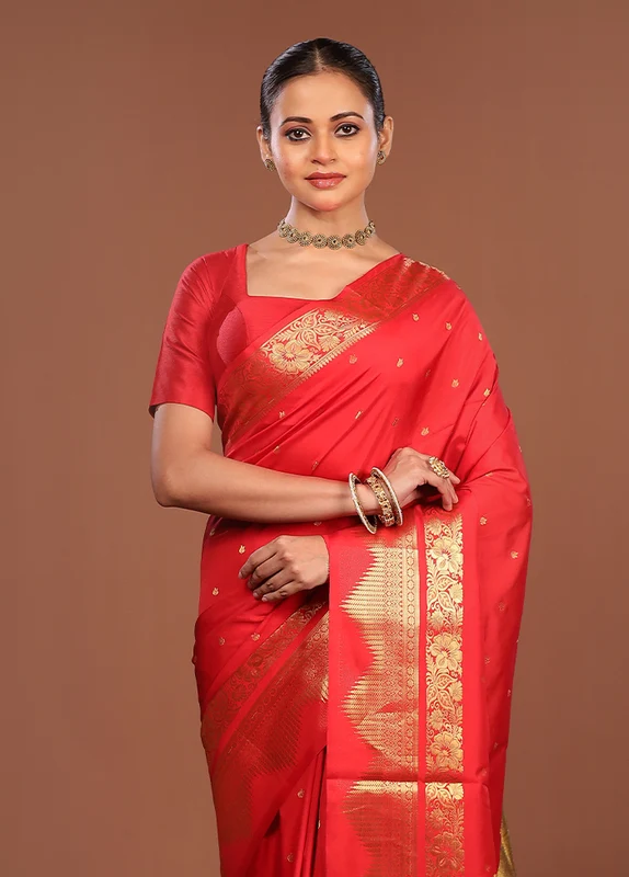 Red Kanjivaram Silk Saree With Blouse Piece One Size