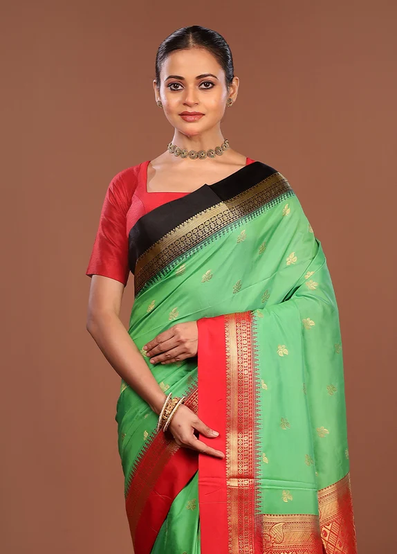 Green Kanjivaram Silk Saree With Blouse Piece One Size