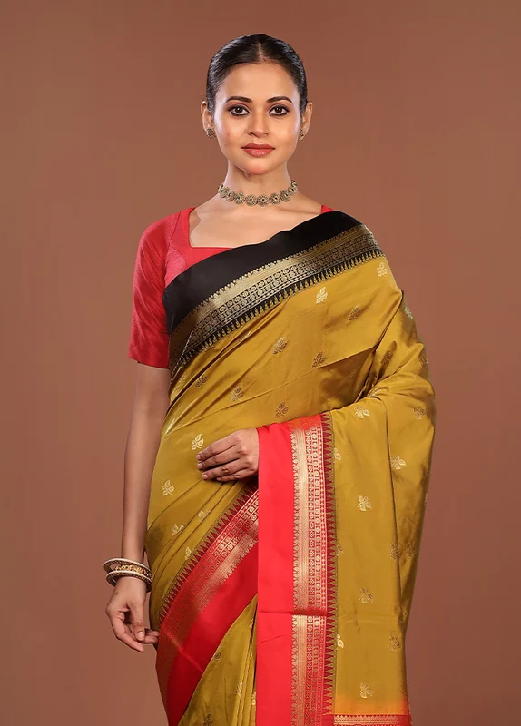 Green Kanjivaram Silk Saree With Blouse Piece One Size
