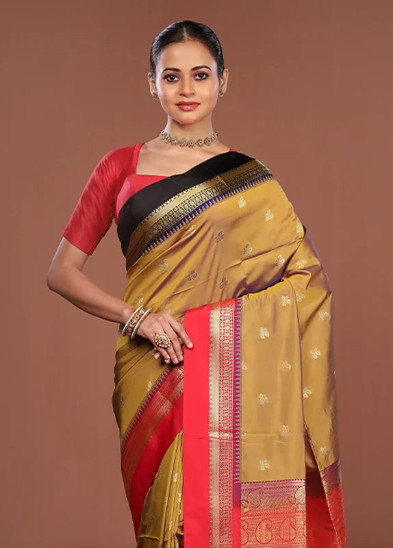 Green Kanjivaram Silk Saree With Blouse Piece One Size