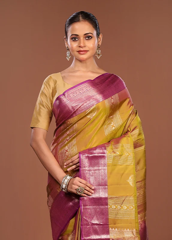Green Handloom Kanchipuram Pure Silk Saree With Blouse Piece One Size