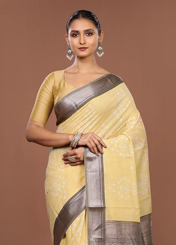 Yellow Pure Cotton Saree With Blouse Piece One Size