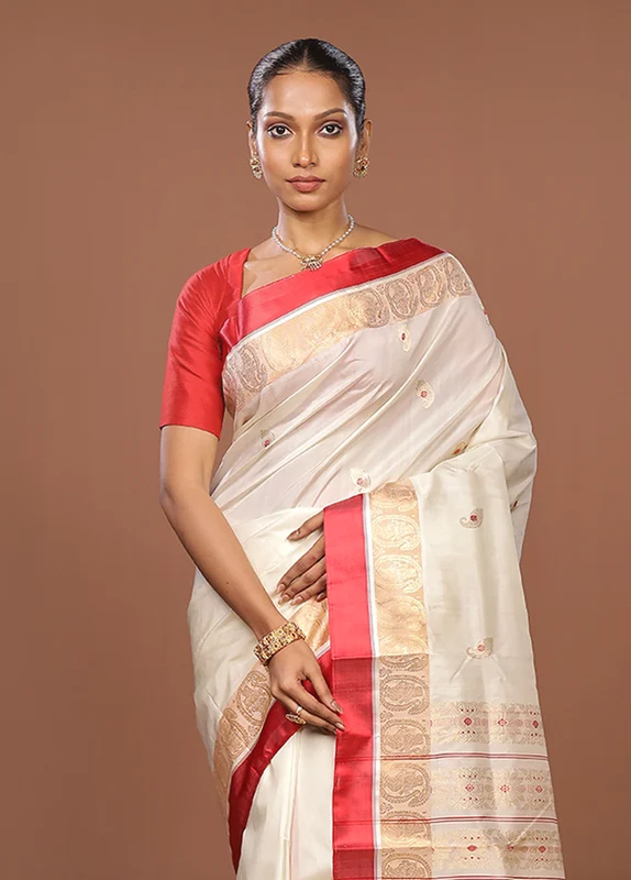 White Garad Pure Silk Saree Without Blouse Piece One Size