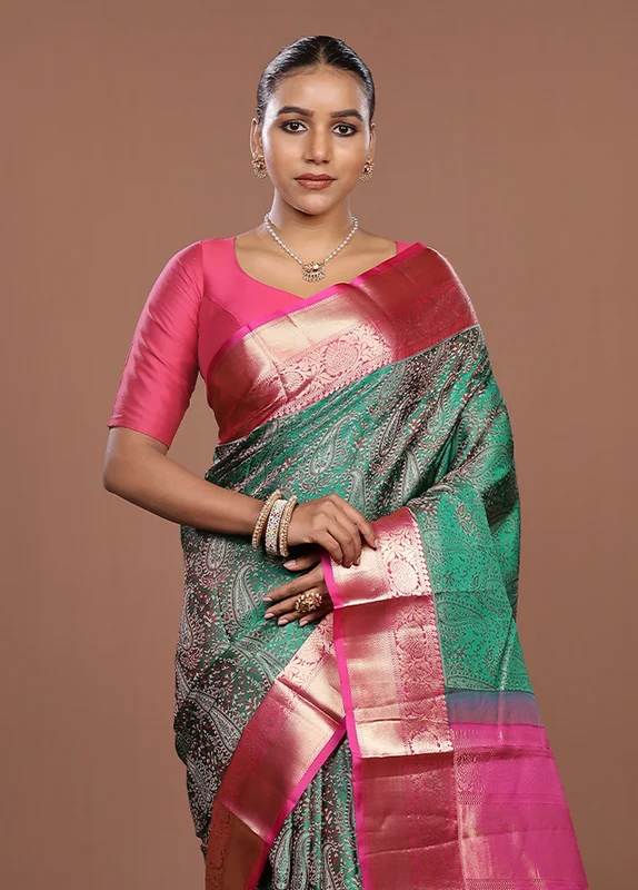 Green Handloom Kanjivaram Pure Silk Saree With Blouse Piece One Size