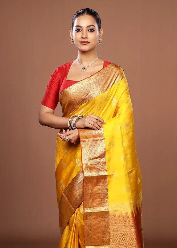 Yellow Handloom Kanchipuram Pure Silk Saree With Blouse Piece One Size