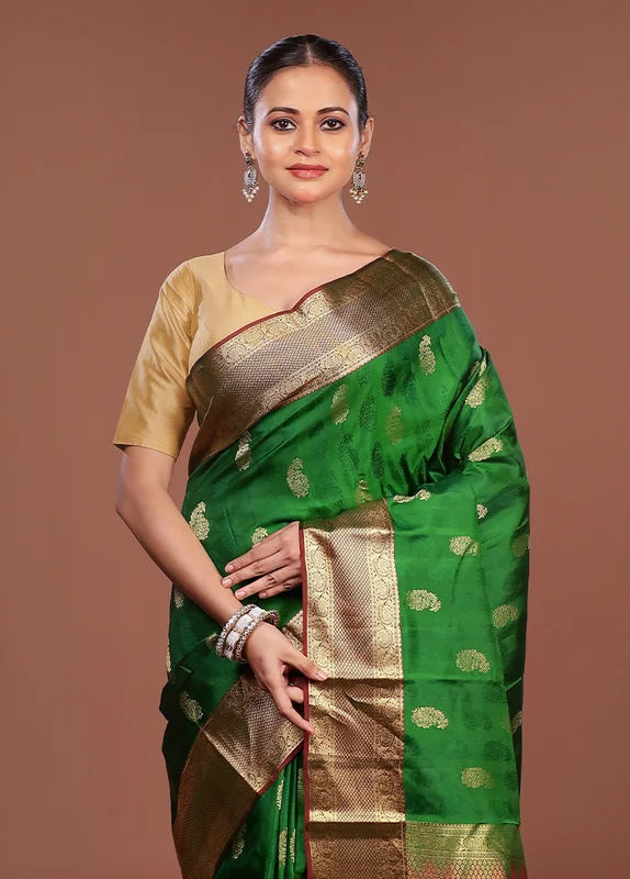 Green Handloom Kanchipuram Pure Silk Saree With Blouse Piece One Size