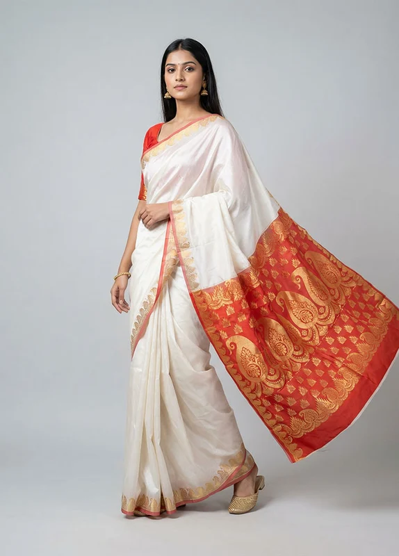 White Handloom Kanjivaram Pure Silk Saree With Blouse Piece One Size