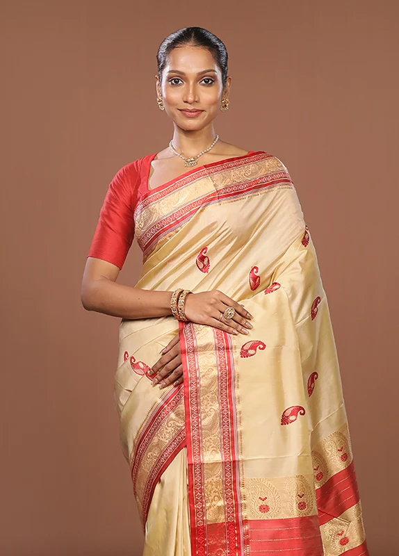 White Garad Pure Silk Saree Without Blouse Piece One Size