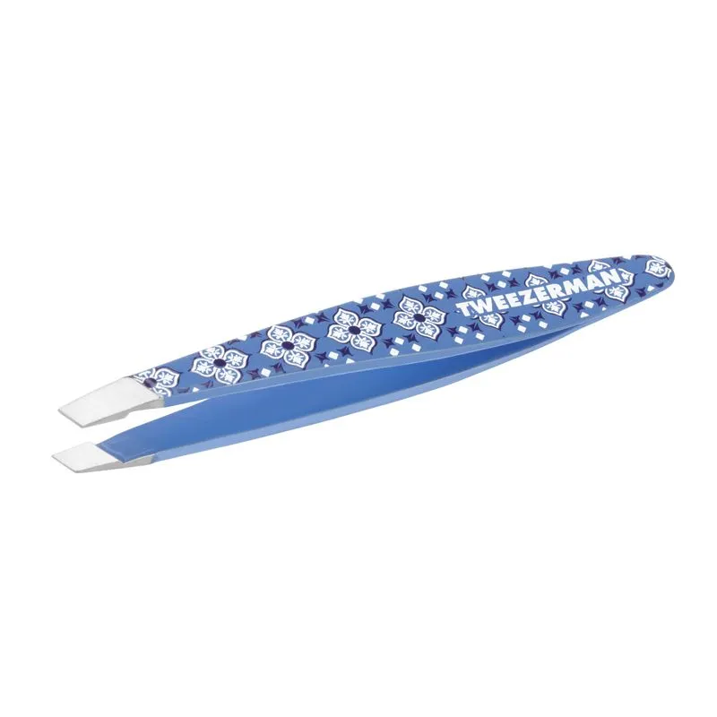 Pinça Tweezerman Lisbon Sea Mini Slant Para Sobrancelhas
