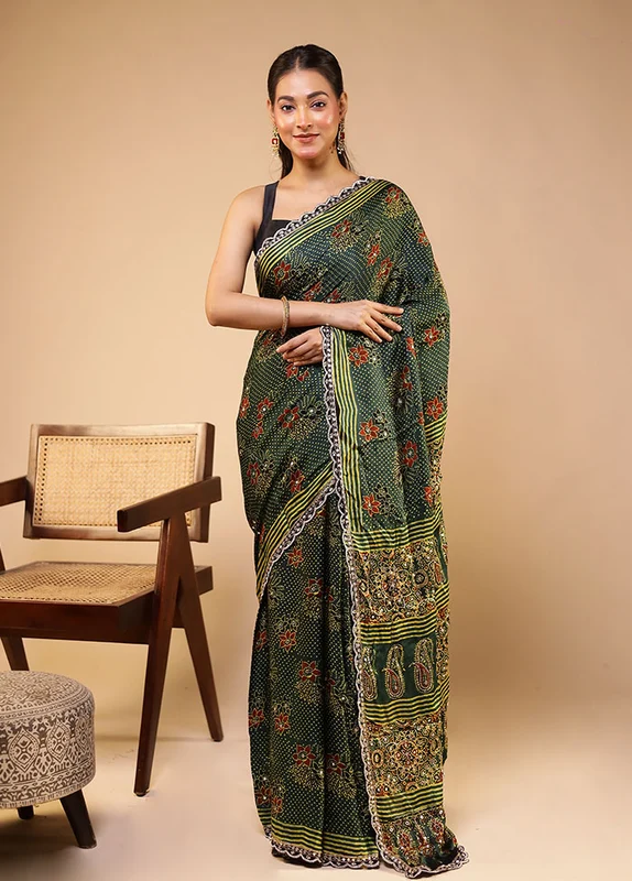 Green Printed Pure Silk Saree With Blouse Piece One Size