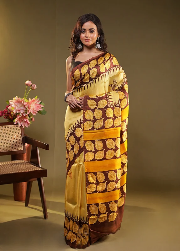 Yellow Printed Pure Silk Saree With Blouse Piece One Size
