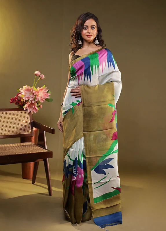 Green Printed Pure Silk Saree With Blouse Piece One Size