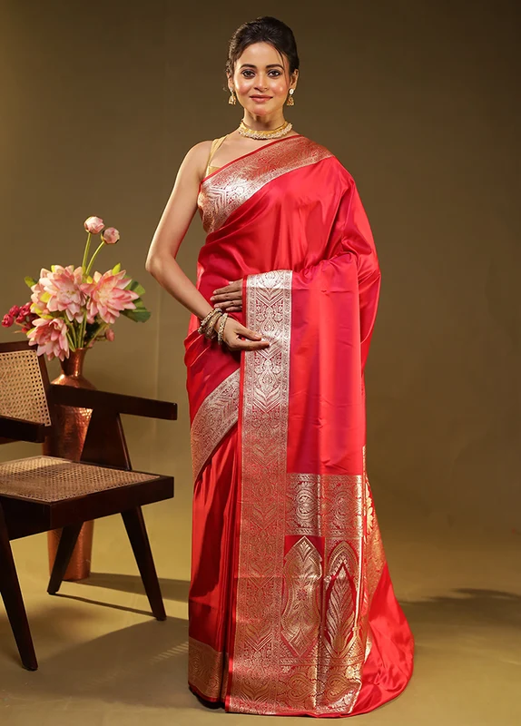 Red Banarasi Silk Saree With Blouse Piece One Size