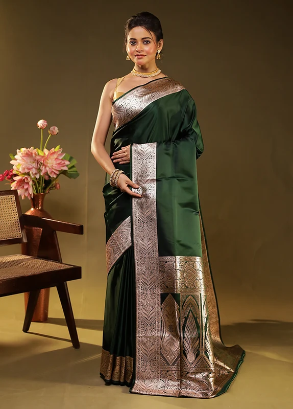 Green Banarasi Silk Saree With Blouse Piece One Size