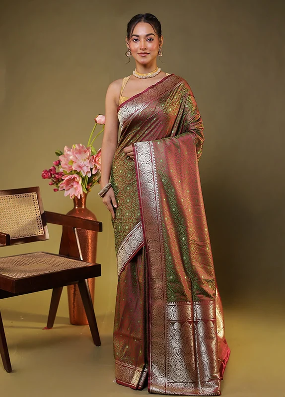 Green Tanchoi Silk Saree With Blouse Piece One Size