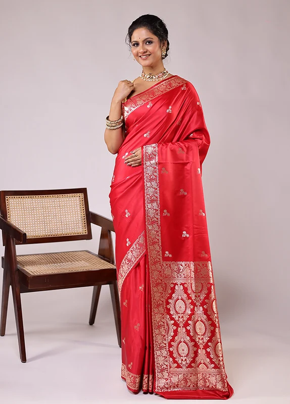 Red Banarasi Silk Saree With Blouse Piece One Size