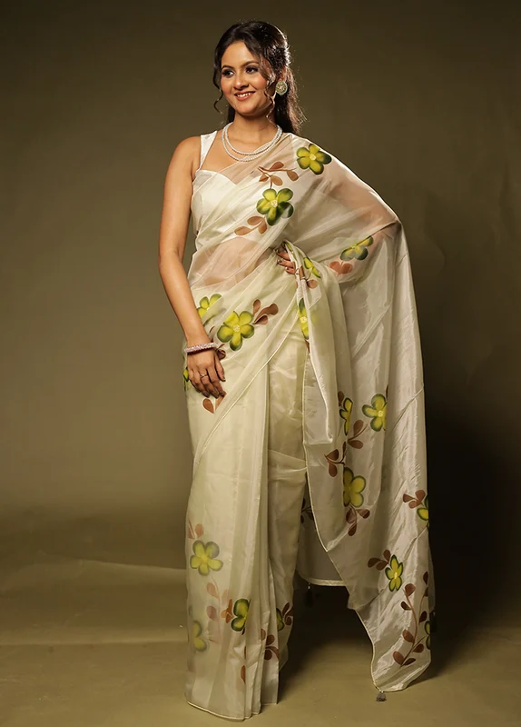 White Organza Saree With Blouse Piece One Size