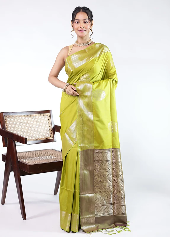 Green Kanjivaram Silk Saree With Blouse Piece One Size