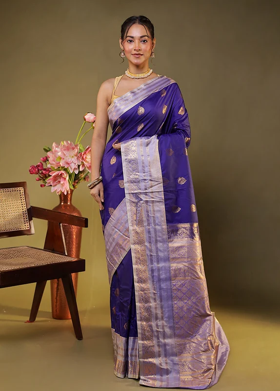 Blue Gadwal Silk Saree With Blouse Piece One Size
