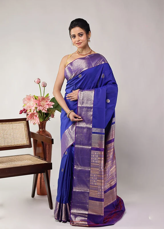 Blue Kanjivaram Silk Saree With Blouse Piece One Size