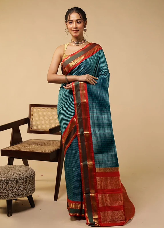 Green Handloom Kanjivaram Pure Silk Saree With Blouse Piece One Size